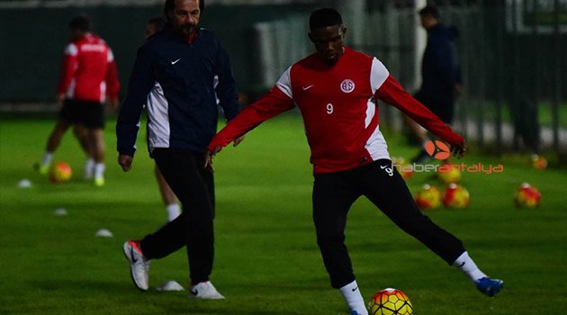 ANTALYASPOR’UN AZRA BEBEK’E DESTEĞİ SÜRÜYOR