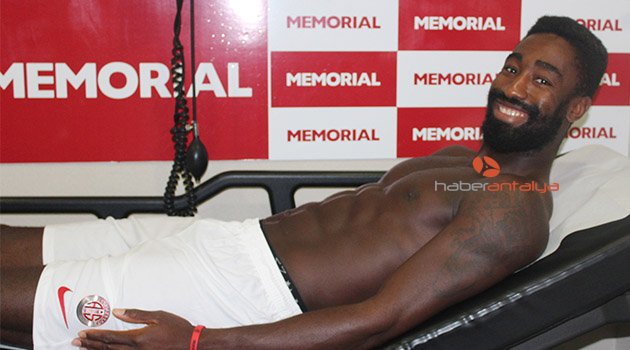 Antalyaspor’un yeni transferi sağlık kontrolünden geçti