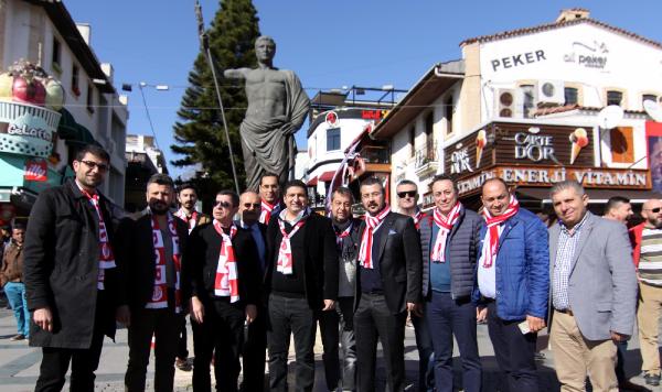 Antalyaspor Yönetimi Esnafla Buluştu