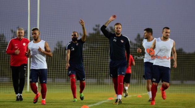 Antalyaspor'da neşeli antrenman