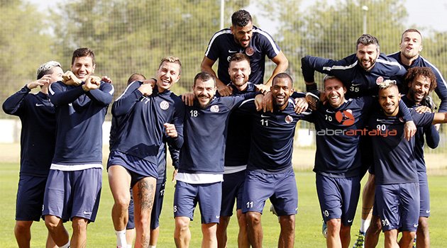 Antalyaspor'da neşeli antrenman