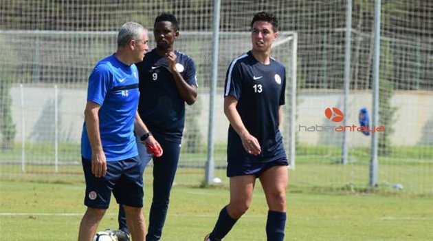 Antalyaspor'da Samir Nasri takımla çalıştı