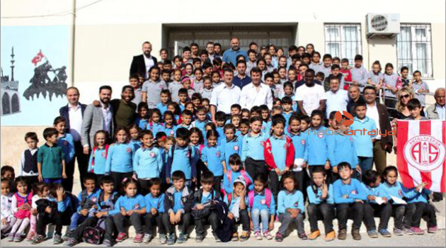Antalyaspor'dan ortaokula ziyaret