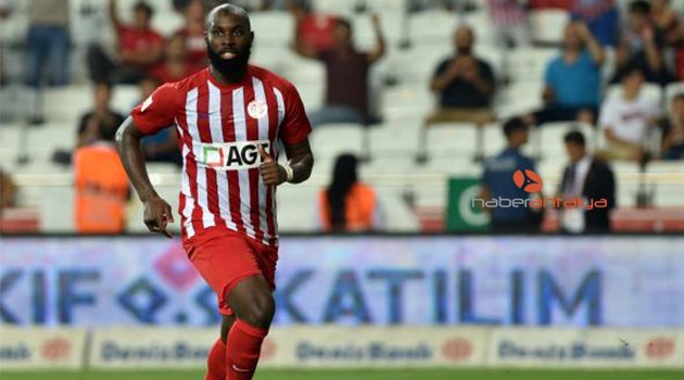 Antalyasporlu Doukara'nın süper market reyonundan Süper Lig'e uzanan yolculuğu