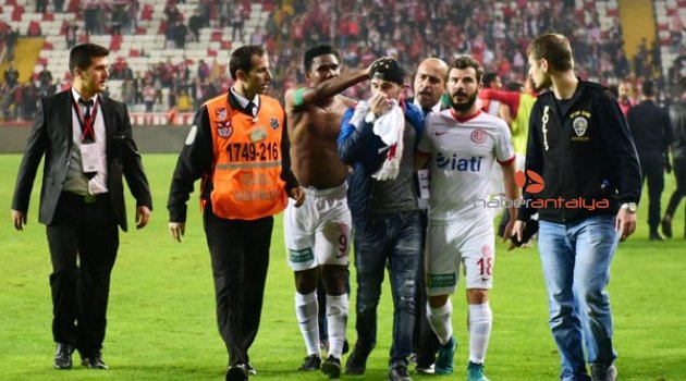 ANTALYASPORLU TARAFTAR ETO'O İÇİN AĞLADI