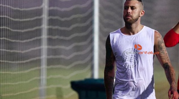 Antalyaspor'un Fransız santrforundan Avrupa açıklaması