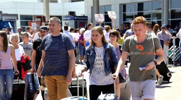 Antalya'ya geçen yıl gelen turist sayısına bu yıl 7.5 ayda ulaşıldı