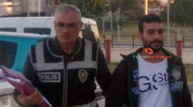 Aranan kaçak sahte kimlikle yakaladı
