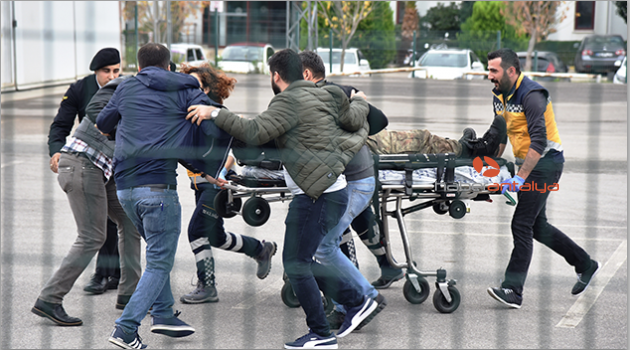 Aranan şüpheli ateş açtı: 2 asker yaralı