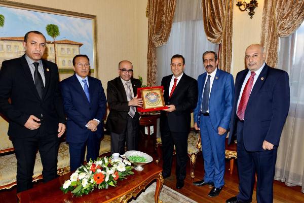 ARAP TURİZM ÖRGÜTÜ HEYETİ, VALİ TÜRKER'İ ZİYARET ETTİ