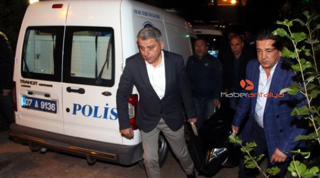Arkadaşlarının kapıyı kırıp girdikleri evinde ölü bulundu