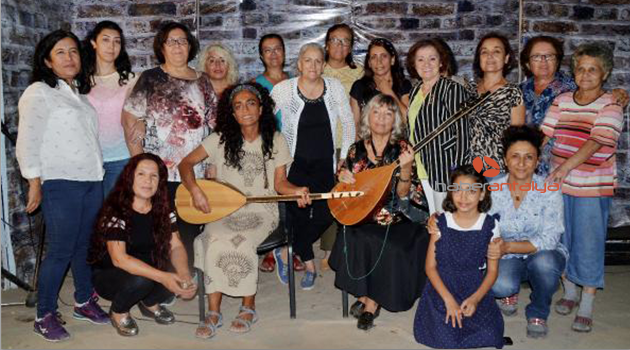 'Aşık' kadınlardan mini konser