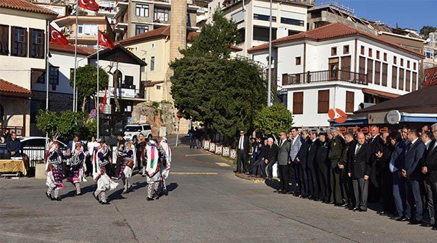 Atatürk’ün Alanya’ya gelişi törenle kutlandı