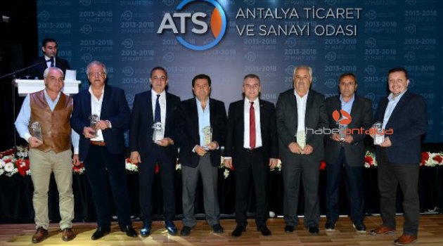 ATSO üyeleri veda gecesinde buluştu