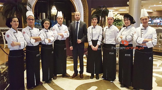AÜ'NÜN AŞÇILARI 13 MADALYAYLA DÖNDÜ