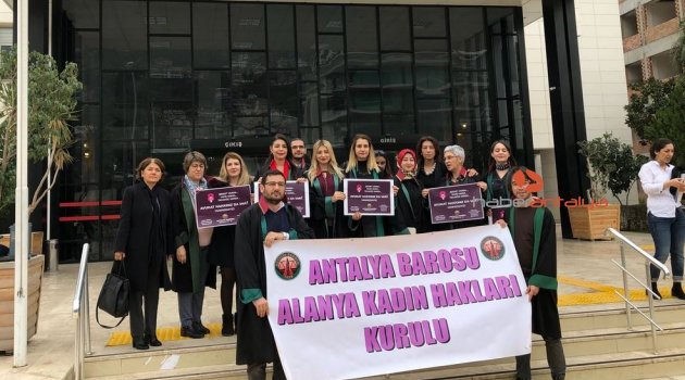 Avukatlar, 8 Mart Dünya Kadınlar Günü' için bir araya geldi