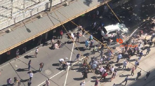 Avustralya’da araç yayaların üzerine sürüldü: 19 yaralı