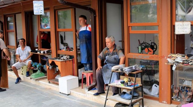 Ayakkabıcı esnafı Sobacılar Çarşısı’na taşındı