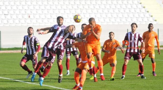Aytemiz Alanyaspor hazırlık maçında Elazığspor'a yenildi