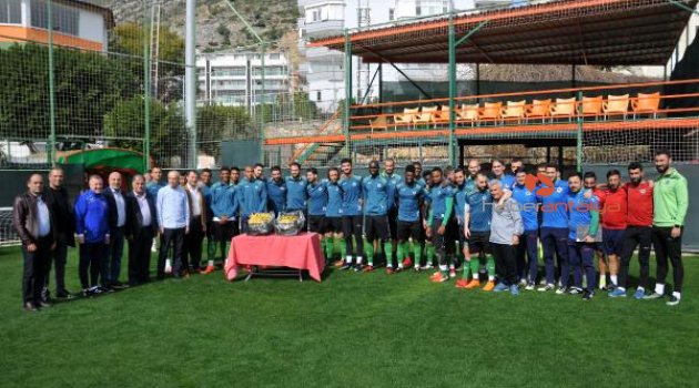 Aytemiz Alanyaspor'a moral ziyareti