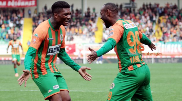 Aytemiz Alanyaspor'da sportif direktörle yollar ayrıldı