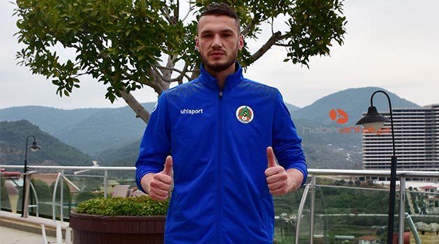 Aytemiz Alanyasporlu Barış Başdaş: UEFA kupalarına gitmeyi umut ediyorum