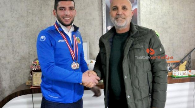 Aytemiz Alanyasporlu sporcudan çifte madalya