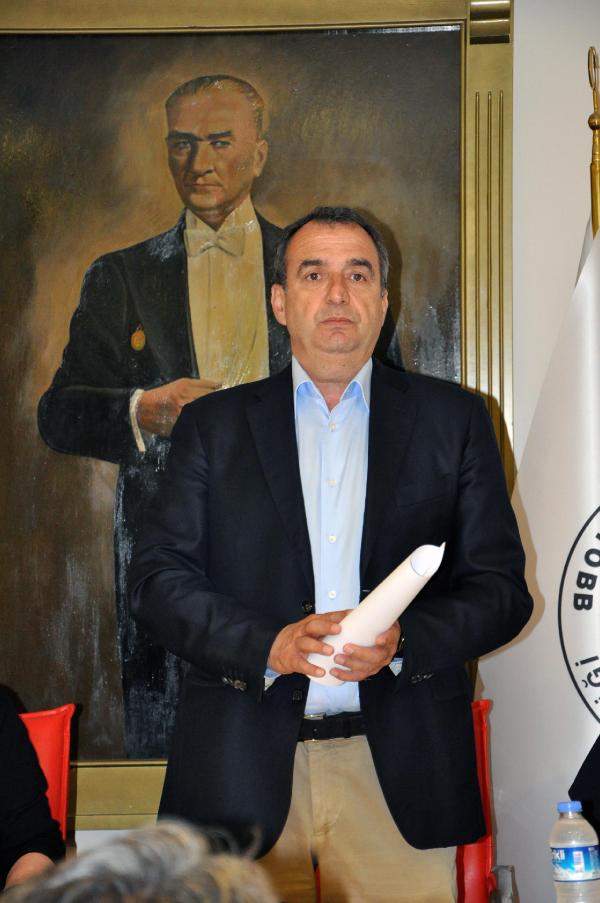 Ayvalık'ta Tabela Kirliliğine Son