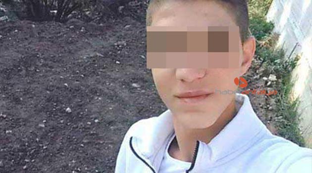 Babasının tabancasıyla oynarken kendini vurdu