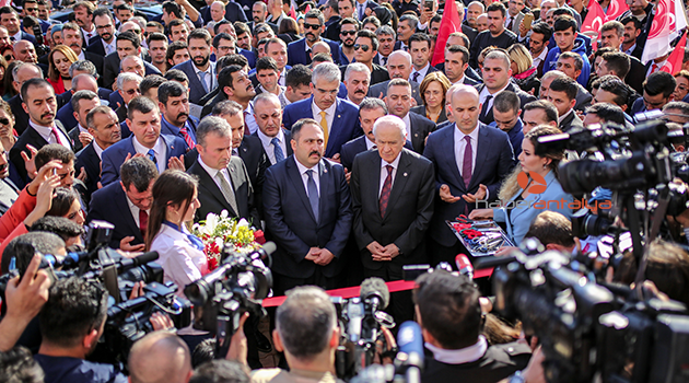 Bahçeli, partisinin il binasının açılışını yaptı
