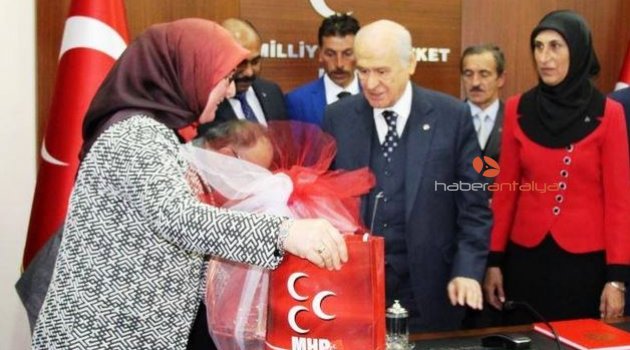 Bahçeli, partisinin Korkuteli İlçe Teşkilatını kabul etti