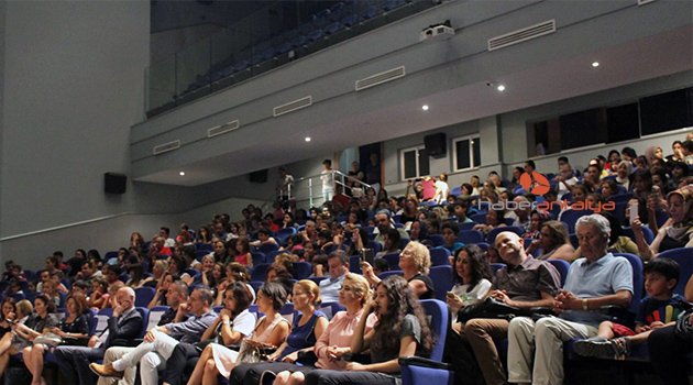BAHÇEŞEHİR KOLEJİ’NDEN ANLAMLI OYUN
