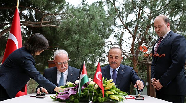 Bakan Çavuşoğlu: ABD, önce PYD ve YPG'ye verdiği desteği kesmeli