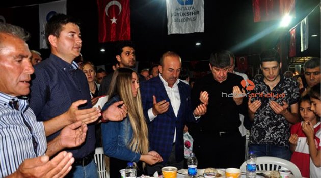 Bakan Çavuşoğlu Manavgat'ta iftar açtı