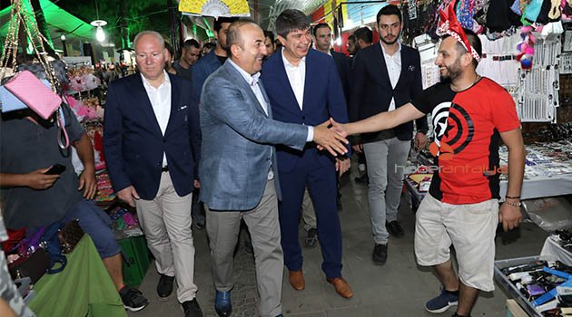 Bakan Çavuşoğlu ve Başkan Türel Ramazan çarşısında