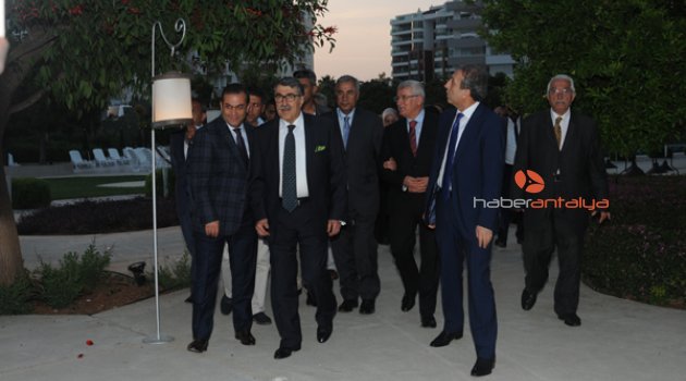 BAKAN EKER, NEREYE BAKIYOR?
