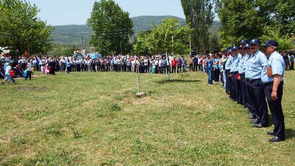 Bakan İslam'ı Karşılama Kuyruğu