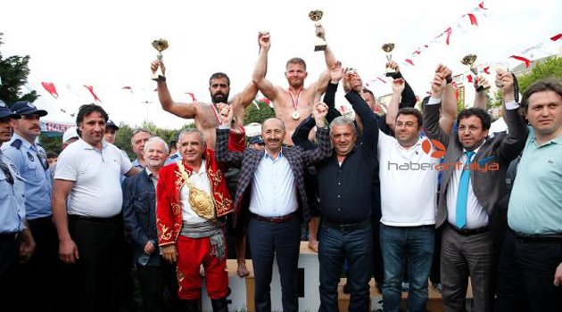 BALABAN , BAŞPEHLİVANLIĞI KAZANDI