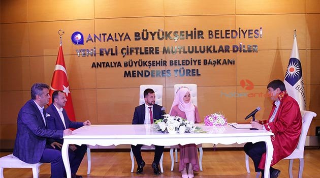  " Balayınızı uzatmayın seçim var "