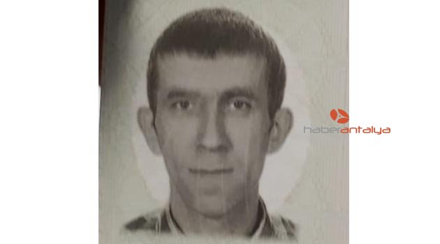 Balkon demirlerine asılı cesedi bulundu