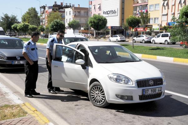Bankadan Çektiği 25 Bin Lirayı Çaldılar