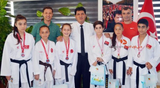 Başarılı sporculardan Gül'e ziyaret