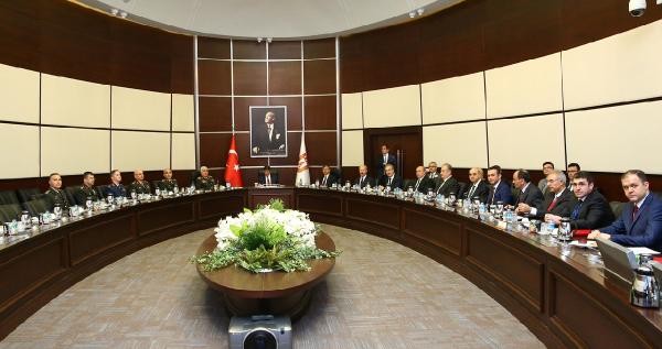 Başbakan Davutoğlu Savunma Sanayii İcra Komitesi Toplantısı'na Katıldı