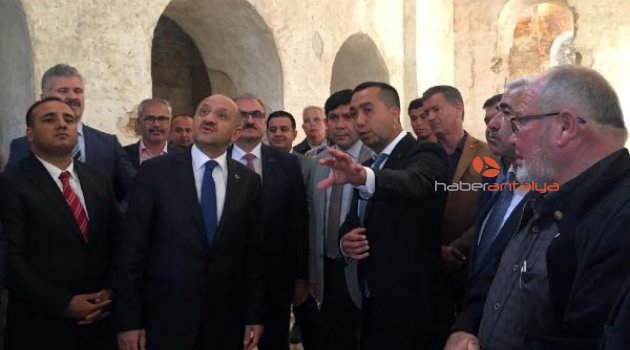 Başbakan Yardımcısı Işık'tan Demre'ye ziyaret