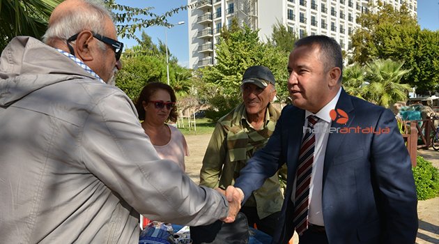 BAŞKAN BÖCEK, EMEKLİ KAHVESİNİ ZİYARET ETTİ