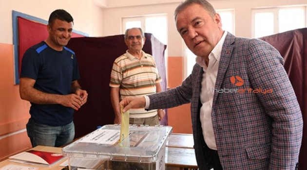 Başkan Böcek, oyunu kullandı