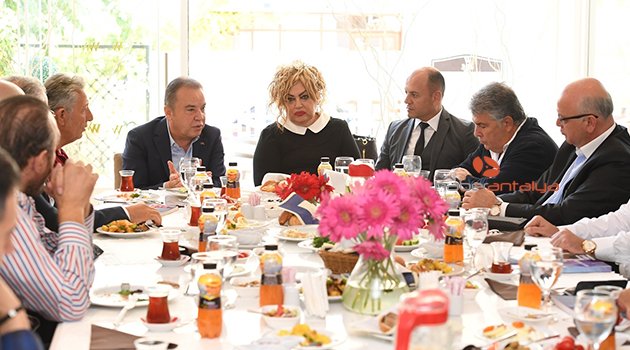 Başkan Böcek, projelerini anlattı