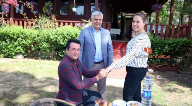 Başkan Çalık sürpriz teklife şahit oldu