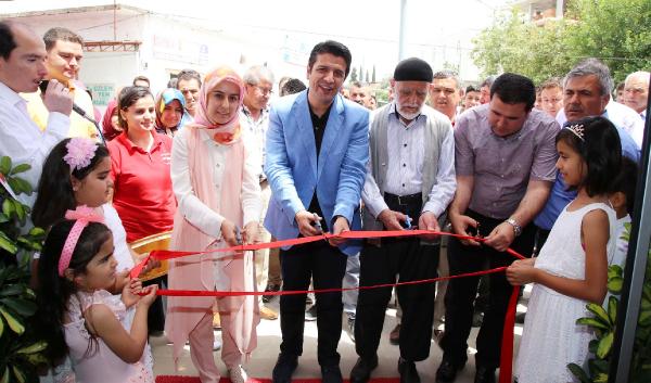 BAŞKAN GENÇ ve MECLİS ÜYELERİ MARKET AÇILIŞI YAPTI