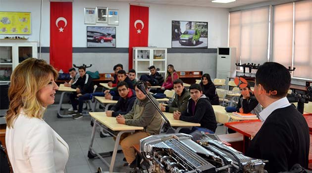 Başkan Hamamcıoğlu öğrencilerle buluştu